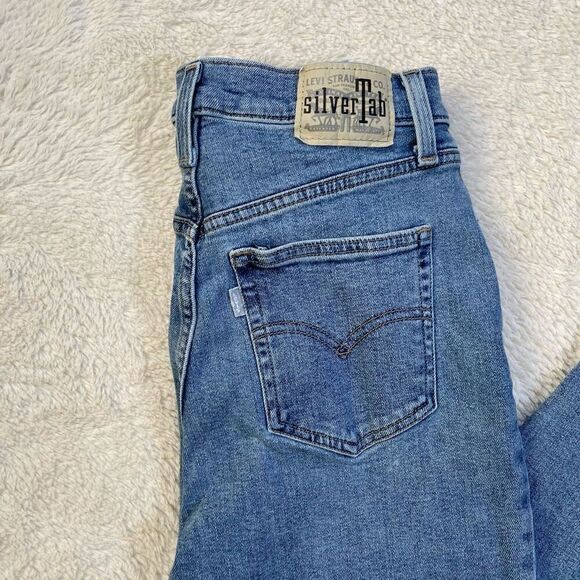 Levi’s Womens Straight Leg Silvertab Mom Jeans - Picture 4 of 10